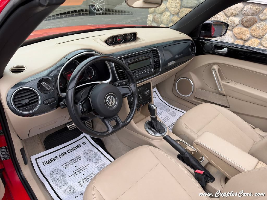 Used 2013 Volkswagen Beetle 2.0T FWD image 4