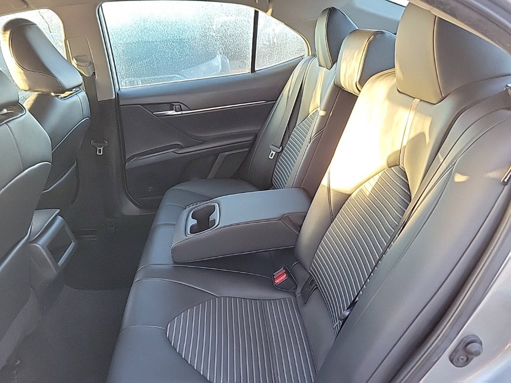Used 2022 Toyota Camry SE FWD image 12