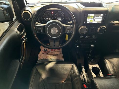 Used 2016 Jeep Wrangler Unlimited Sahara AWD/4WD image 26