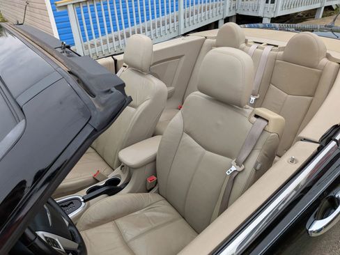 Used 2011 Chrysler 200 Limited FWD image 9