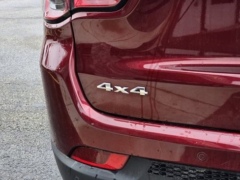 Used 2022 Jeep Compass Limited image 11