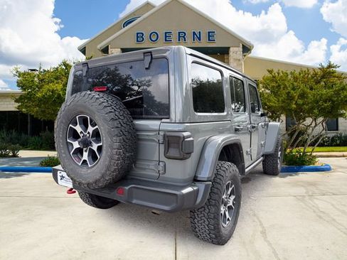 Used 2022 Jeep Wrangler Unlimited Rubicon w/ Cold Weather Group AWD/4WD image 4