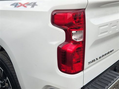 Used 2023 Chevrolet Silverado 1500 LT image 7