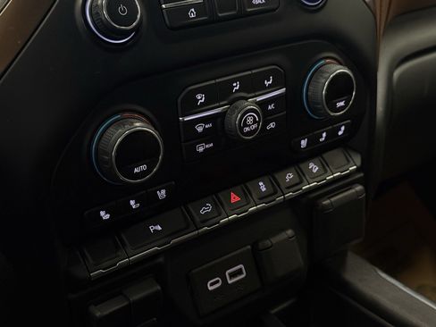 Used 2022 Chevrolet Silverado 2500 High Country AWD/4WD image 55