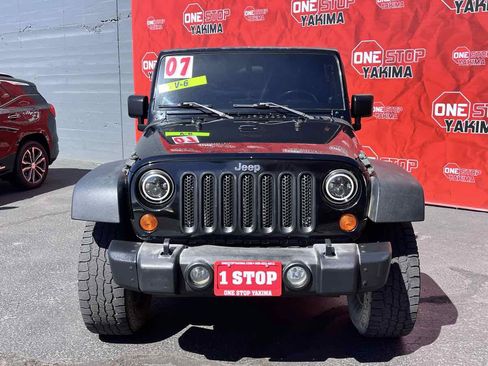 Used 2007 Jeep Wrangler Unlimited Rubicon w/ Dual Top Group AWD/4WD image 2