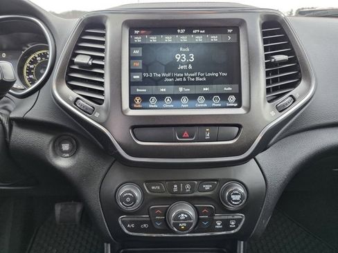 Used 2022 Jeep Cherokee Trailhawk w/ Premium Leather Package image 31