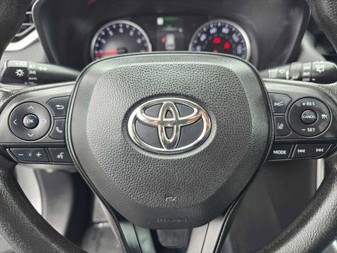 Used 2022 Toyota RAV4 XLE FWD image 22