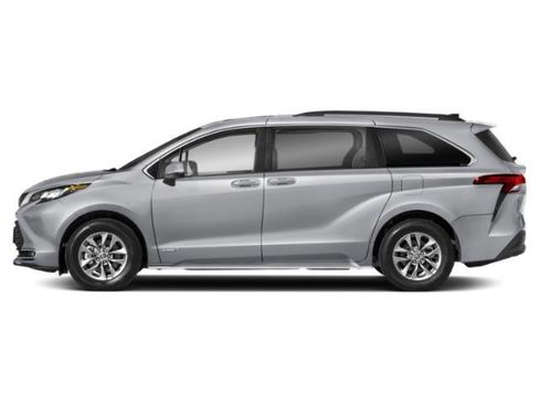 Used 2021 Toyota Sienna XLE FWD image 3