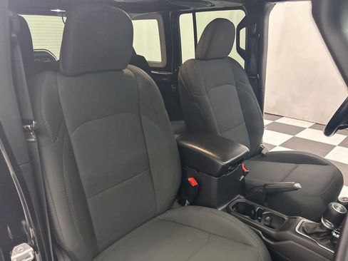 Used 2019 Jeep Wrangler Unlimited Sport S image 29