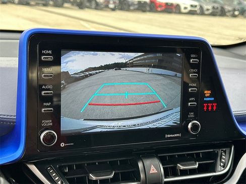 Used 2022 Toyota C-HR XLE image 25