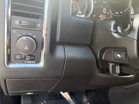 Used 2013 RAM 1500 Laramie w/ Convenience Group AWD/4WD image 13