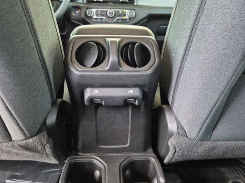 Used 2024 Jeep Gladiator Sport AWD/4WD image 16