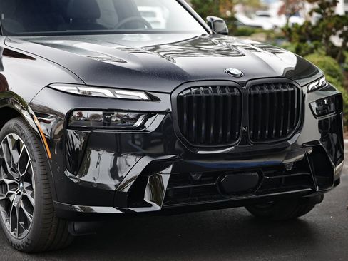 New 2026 BMW X7 xDrive40i w/ M Sport Package image 2