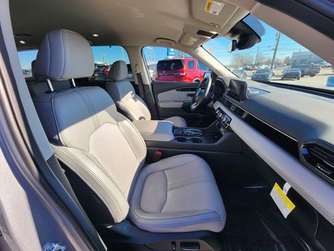 Certified 2025 Honda Pilot EX-L image 12