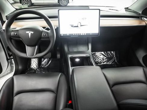 Used 2023 Tesla Model Y Long Range AWD/4WD image 18