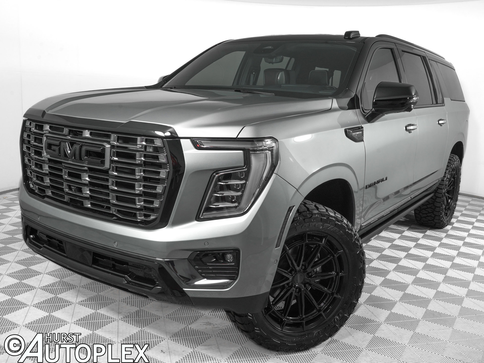Used 2026 GMC Yukon XL Denali Ultimate w/ LPO, Floor Liner Package AWD/4WD image 1