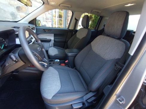 Used 2023 Ford Maverick XLT image 39