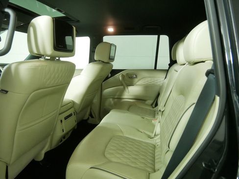 Used 2024 INFINITI QX80 Premium Select image 19
