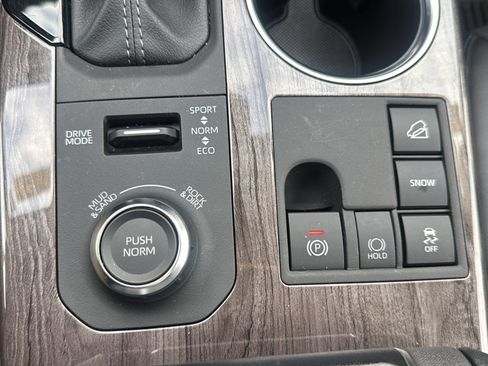 Used 2024 Toyota Highlander Platinum image 46