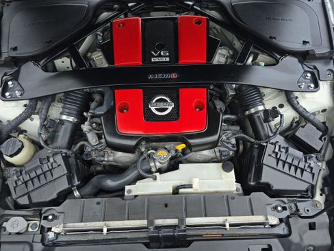 Used 2016 Nissan 370Z NISMO image 40