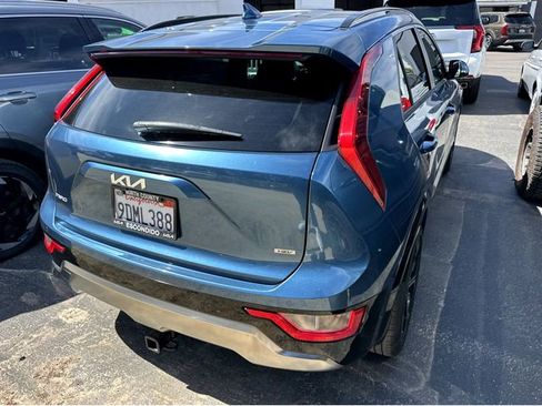 Certified 2023 Kia Niro EX Touring image 6