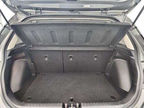 Used 2025 Hyundai Venue SEL FWD image 35