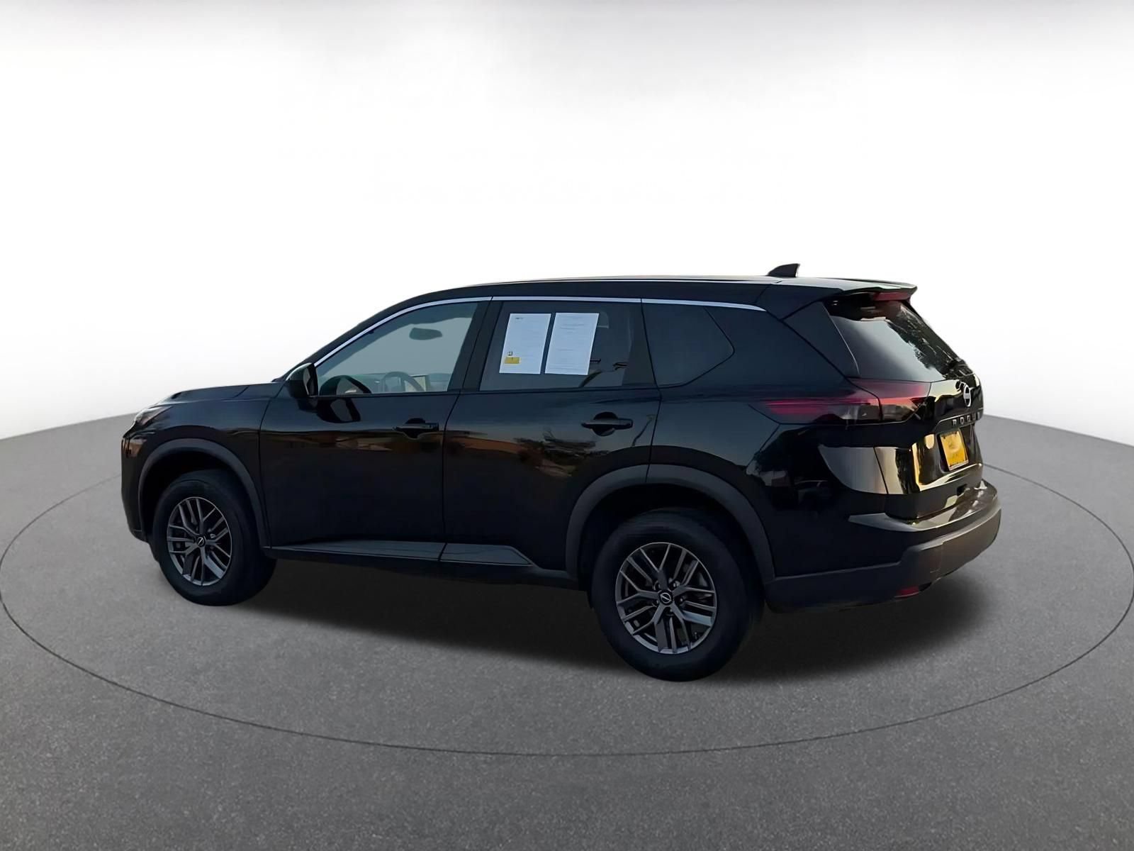 Used 2026 Nissan Rogue SV FWD image 9