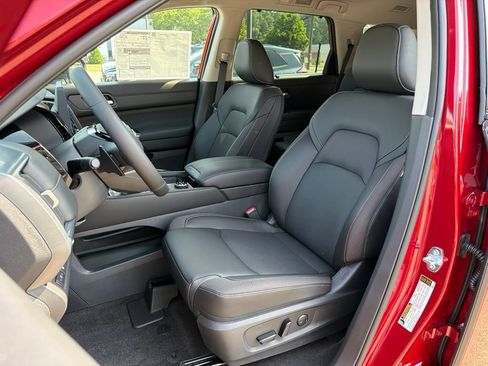 New 2026 Nissan Pathfinder SL w/ SL Premium Package AWD/4WD image 16