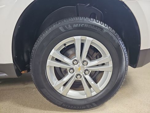 Used 2017 Chevrolet Equinox LS FWD image 37