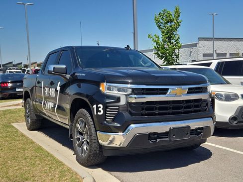 Used 2023 Chevrolet Silverado 1500 LT AWD/4WD image 4