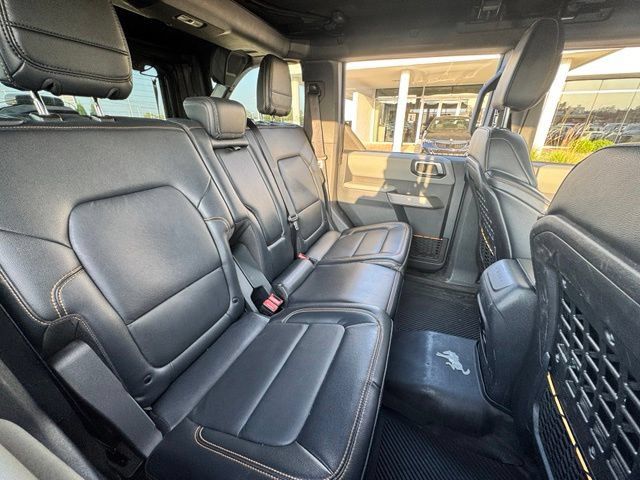 Used 2022 Ford Bronco Badlands w/ Sasquatch Package AWD/4WD image 8