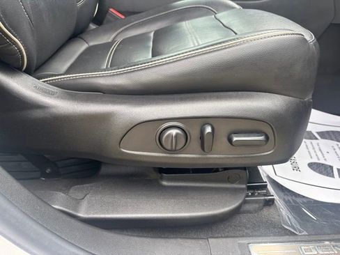 Used 2018 GMC Acadia Denali w/ Technology Package AWD/4WD image 11