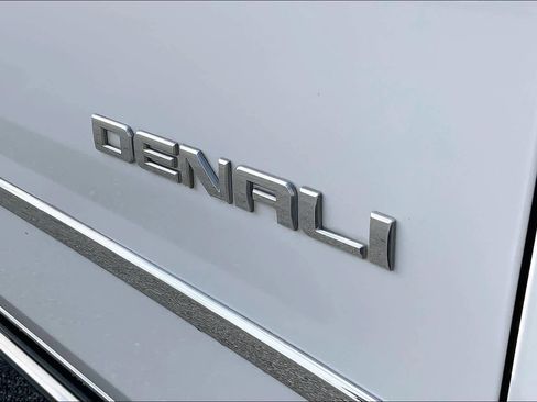 Used 2019 GMC Yukon XL Denali w/ Denali Ultimate Package image 9