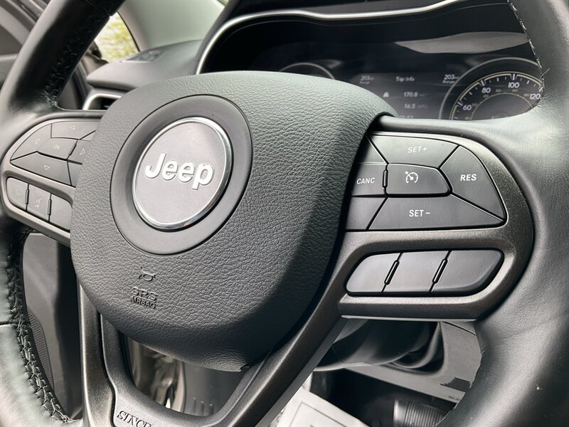 Used 2021 Jeep Cherokee Trailhawk w/ Premium Leather Package AWD/4WD image 25