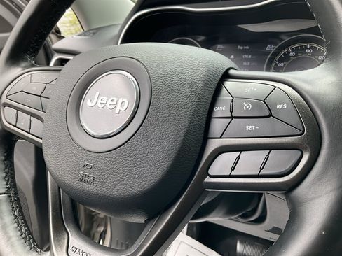 Used 2021 Jeep Cherokee Trailhawk w/ Premium Leather Package AWD/4WD image 25