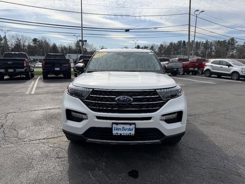 Certified 2022 Ford Explorer XLT w/ Equipment Group 202A image 10