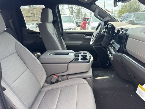 New 2026 GMC Sierra 1500 SLE image 24