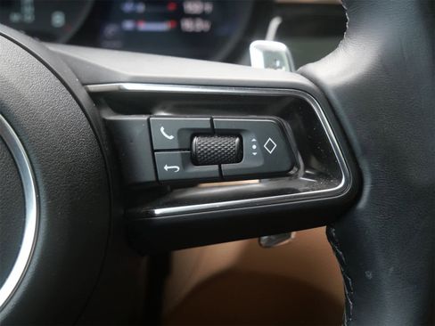 Certified 2024 Porsche Macan image 22