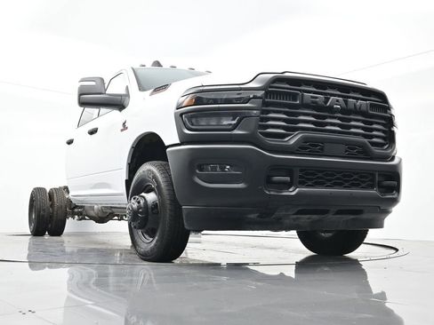 New 2026 RAM 3500 Tradesman AWD/4WD image 30