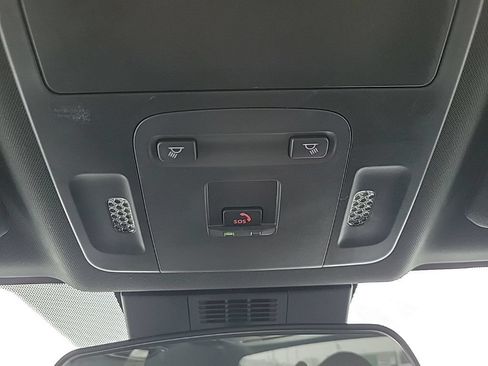 Used 2025 Toyota Camry SE FWD image 18
