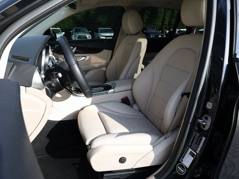 Used 2022 Mercedes-Benz GLC 300 image 18