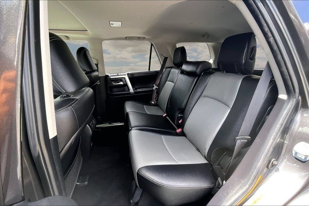 Used 2018 Toyota 4Runner SR5 Premium AWD/4WD image 21