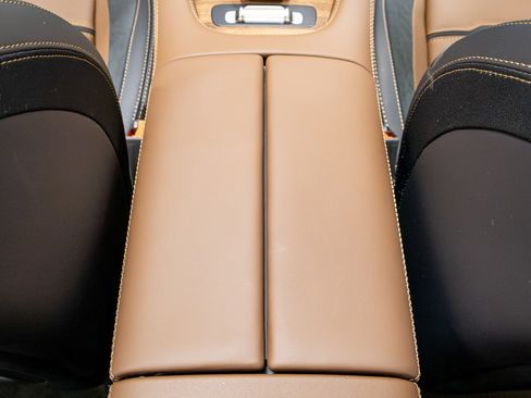 Used 2026 Mercedes-Benz GLS 63 AMG 4MATIC image 37