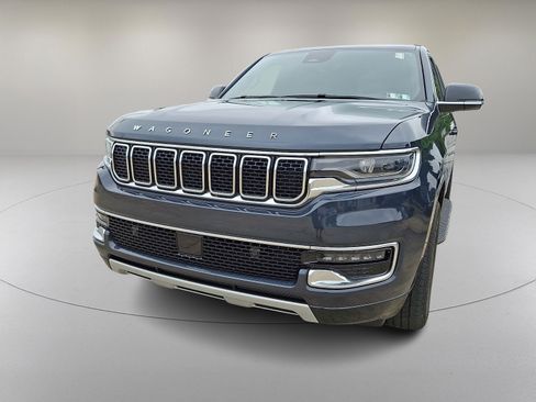 Used 2023 Jeep Wagoneer Series II AWD/4WD image 4