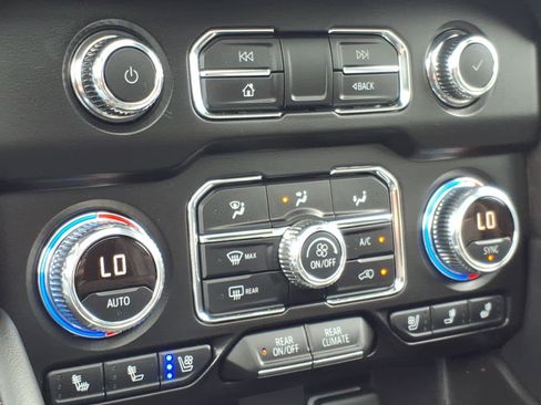 Used 2021 GMC Yukon AT4 w/ Rear Media and Nav Package AWD/4WD image 10