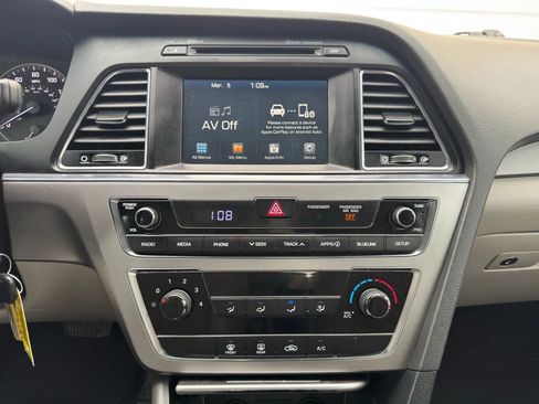 Used 2017 Hyundai Sonata SE image 21