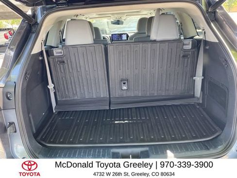 Used 2022 Toyota Highlander Platinum AWD/4WD image 25