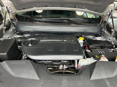 Used 2020 Jeep Cherokee Limited image 12