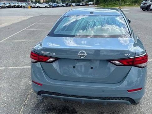 Used 2024 Nissan Sentra SV FWD image 11