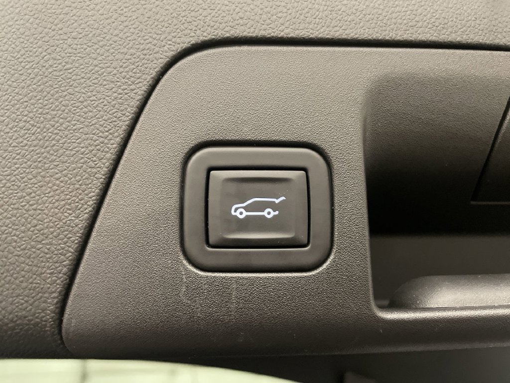 Used 2023 Buick Envision Avenir AWD/4WD image 32